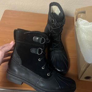 ugg snow boats size 9